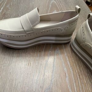 Crown & Ivy Beige Slip-On Women’s platform loafers, size 7.5